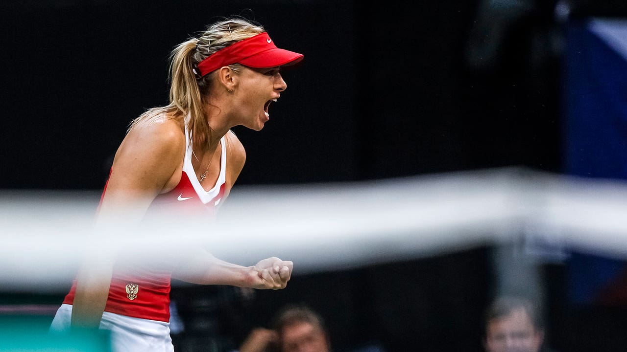 Sharapova beats Pliskova to even Fed Cup final